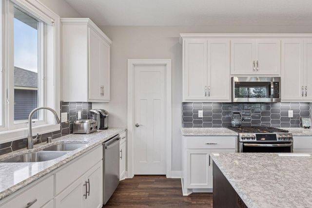 5174 Sundial Lane, Woodbury, MN 55129