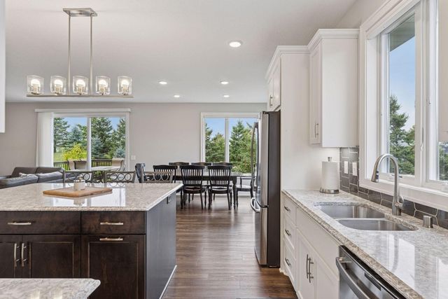 5174 Sundial Lane, Woodbury, MN 55129