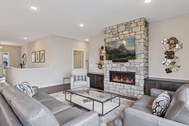 5174 Sundial Lane, Woodbury, MN 55129