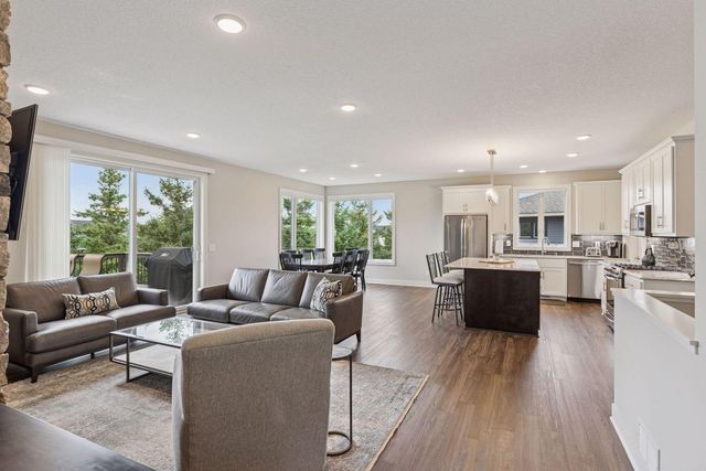 5174 Sundial Lane, Woodbury, MN 55129