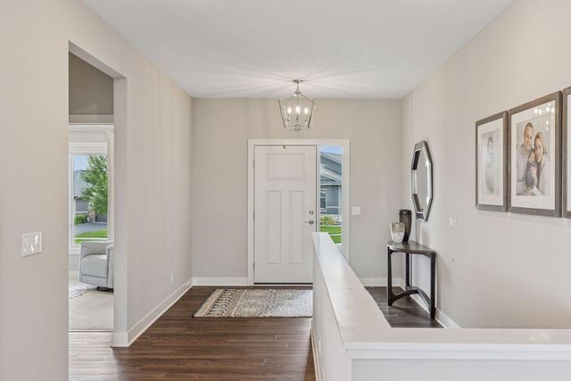 5174 Sundial Lane, Woodbury, MN 55129