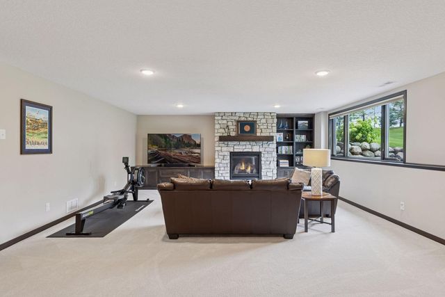 5174 Sundial Lane, Woodbury, MN 55129