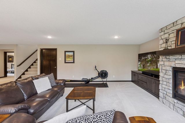 5174 Sundial Lane, Woodbury, MN 55129