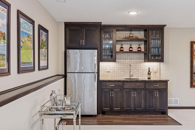 5174 Sundial Lane, Woodbury, MN 55129