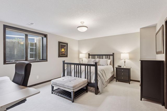 5174 Sundial Lane, Woodbury, MN 55129