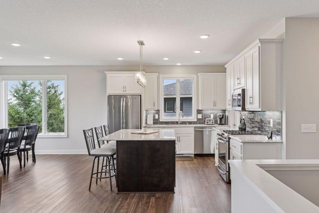 5174 Sundial Lane, Woodbury, MN 55129