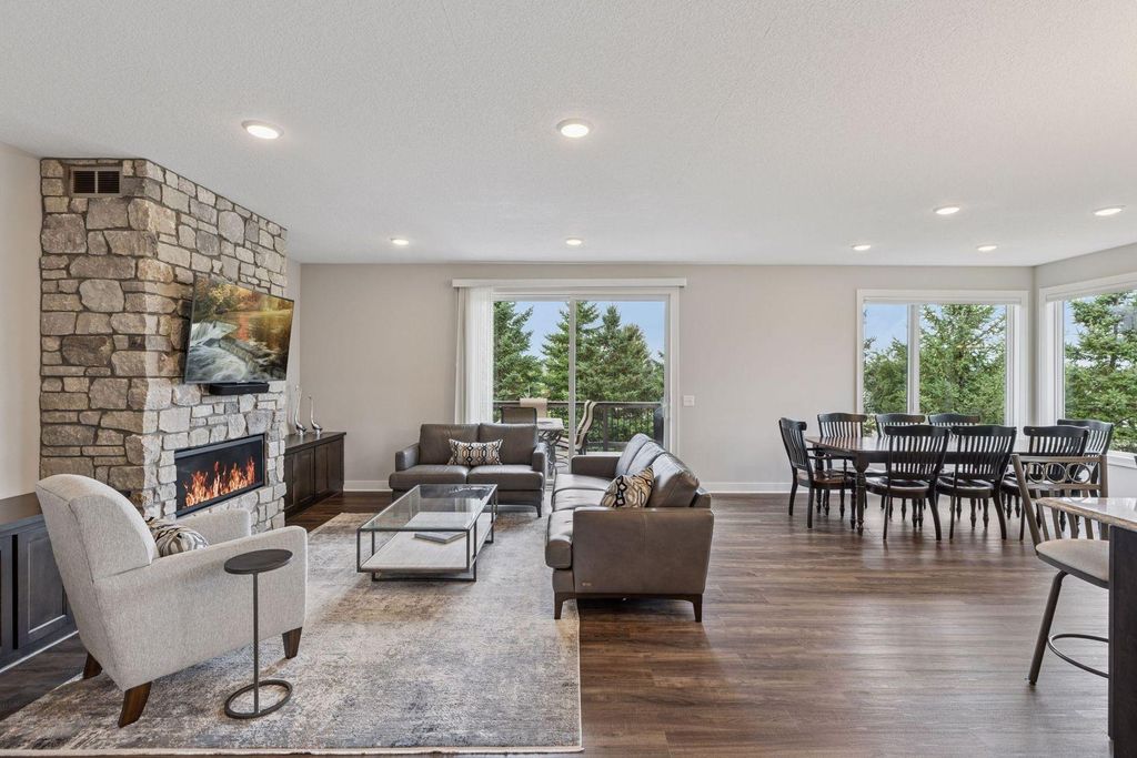 5174 Sundial Lane, Woodbury, MN 55129