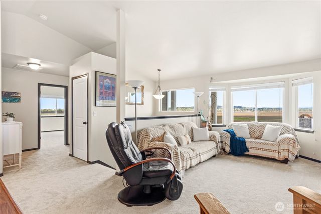 9702 Lowell Larimer Road, Everett, WA 98208