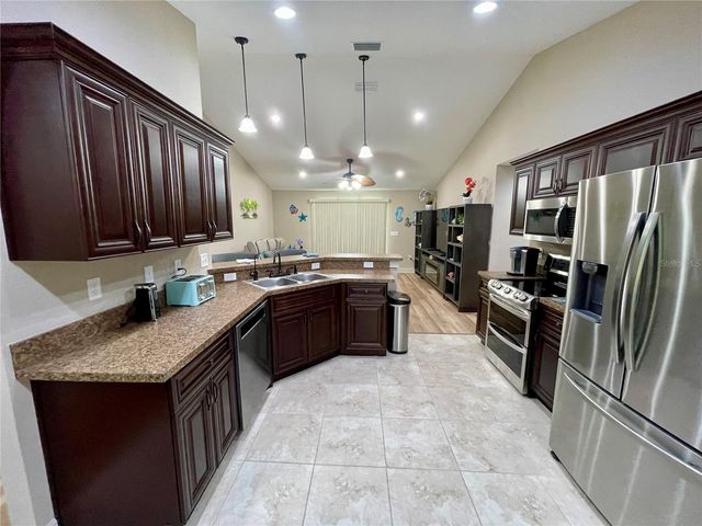 3920 SE 142ND STREET, Summerfield, FL 34491