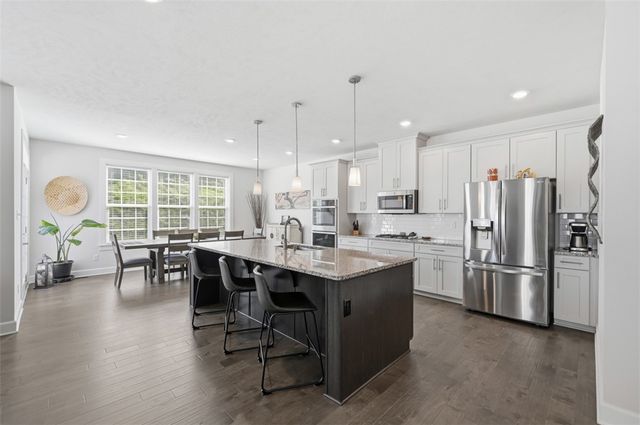 218 Sonni Ln, Robinson Twp, PA 15136