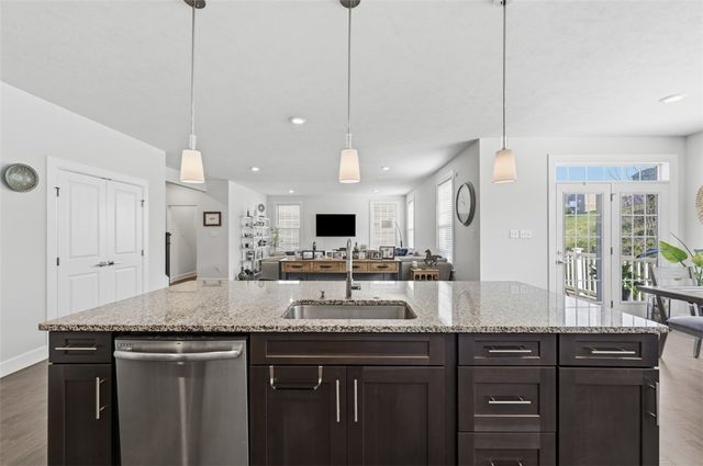 218 Sonni Ln, Robinson Twp, PA 15136