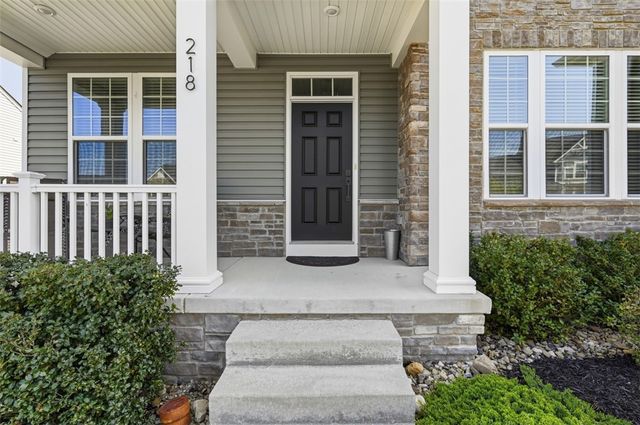 218 Sonni Ln, Robinson Twp, PA 15136