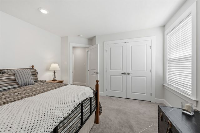 218 Sonni Ln, Robinson Twp, PA 15136