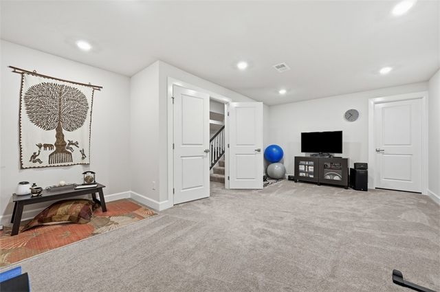 218 Sonni Ln, Robinson Twp, PA 15136