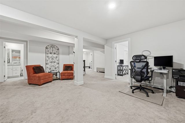 218 Sonni Ln, Robinson Twp, PA 15136