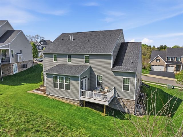 218 Sonni Ln, Robinson Twp, PA 15136