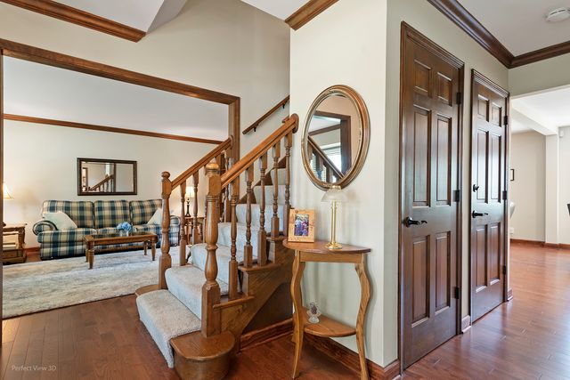 800 Manchester Street, Naperville, IL 60563
