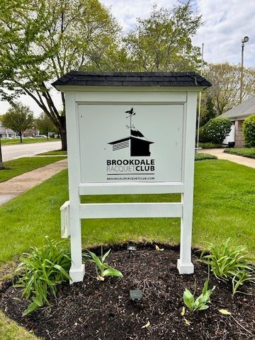 800 Manchester Street, Naperville, IL 60563