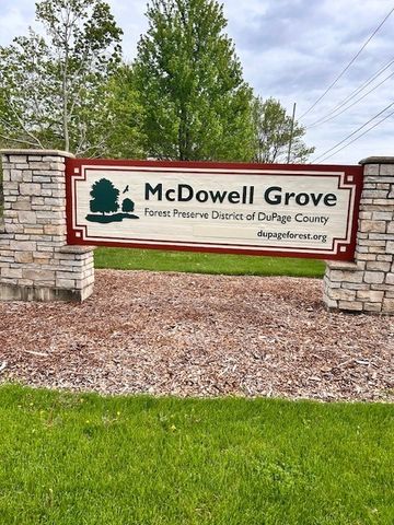 800 Manchester Street, Naperville, IL 60563