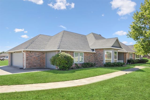 1107 Ruidoso Downs Drive, Talty, TX 75160