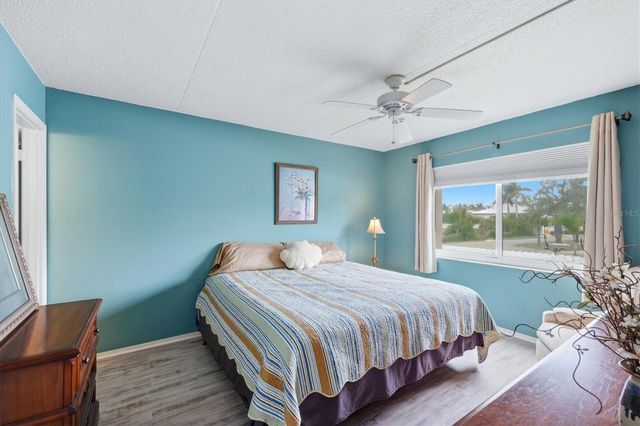 6470 HOLLYWOOD BOULEVARD 208, Sarasota, FL 34231
