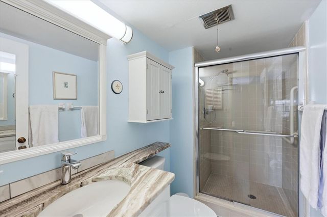 6470 HOLLYWOOD BOULEVARD 208, Sarasota, FL 34231