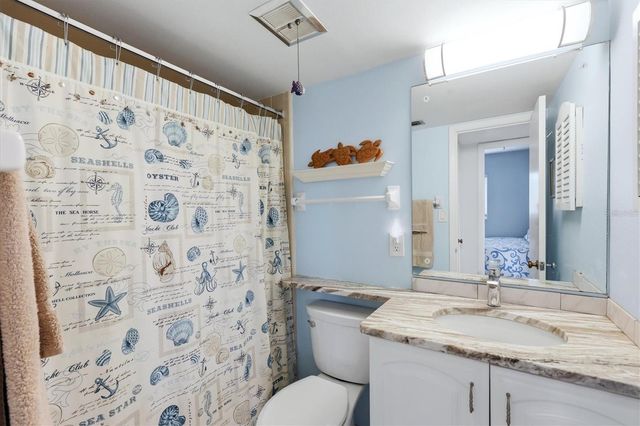 6470 HOLLYWOOD BOULEVARD 208, Sarasota, FL 34231