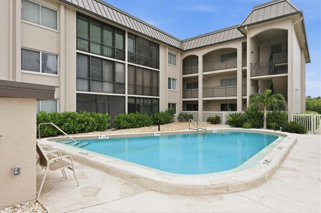 6470 HOLLYWOOD BOULEVARD 208, Sarasota, FL 34231
