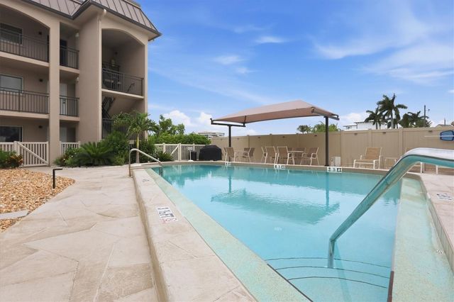 6470 HOLLYWOOD BOULEVARD 208, Sarasota, FL 34231