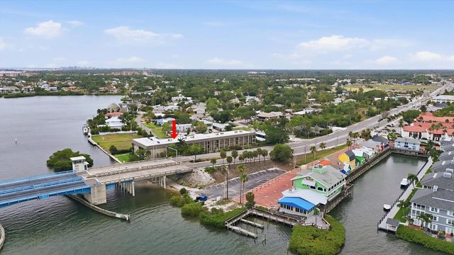 6470 HOLLYWOOD BOULEVARD 208, Sarasota, FL 34231