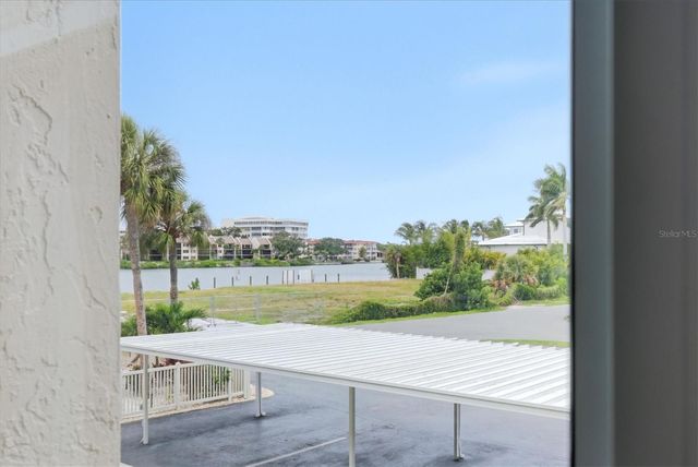 6470 HOLLYWOOD BOULEVARD 208, Sarasota, FL 34231