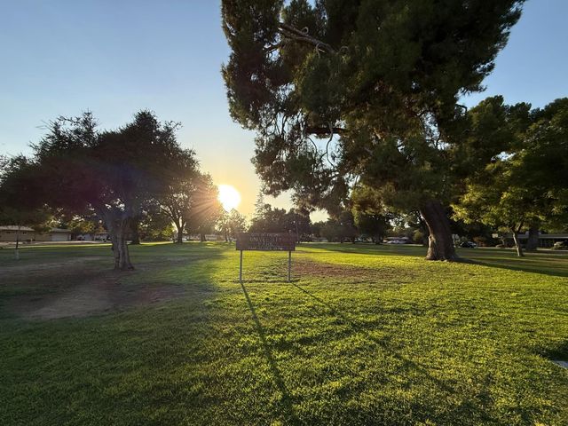 2995 E Buckingham Way, Fresno, CA 93726