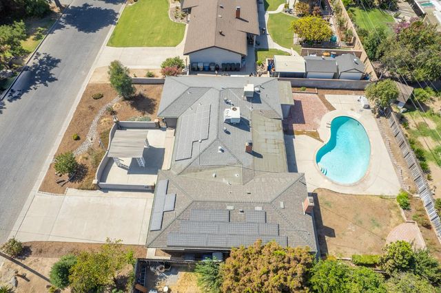 2995 E Buckingham Way, Fresno, CA 93726
