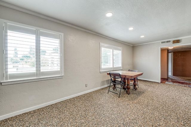 2995 E Buckingham Way, Fresno, CA 93726