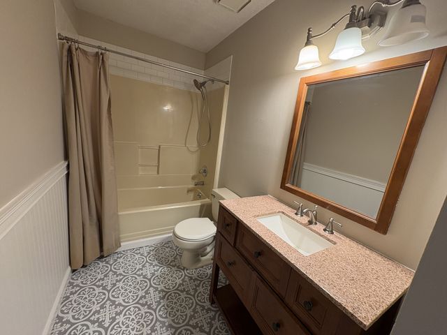 7427 Chadwick Dr, Murfreesboro, TN 37129