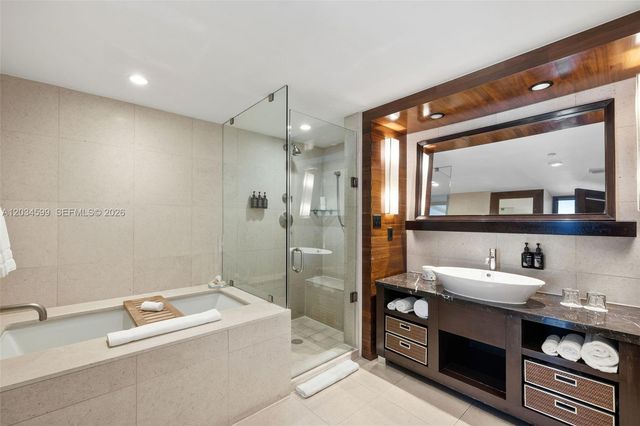 6801 Collins Ave 1010, Miami Beach, FL 33141