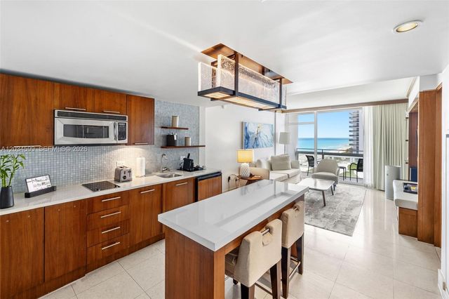 6801 Collins Ave 1010, Miami Beach, FL 33141
