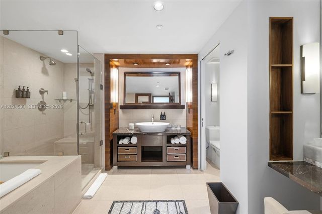 6801 Collins Ave 1010, Miami Beach, FL 33141