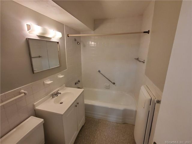 80 Cartright Street 7H, Bridgeport, CT 06604