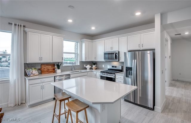 12669 Pyrite CT, Alva, FL 33920