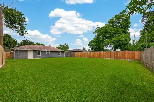 12114 Palmcrest Street, Houston, TX 77034