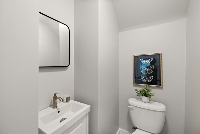 1702 Logan Avenue, Des Moines, IA 50316