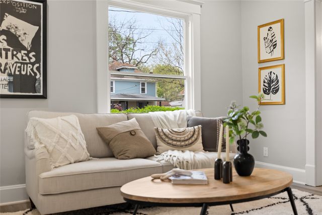 1702 Logan Avenue, Des Moines, IA 50316
