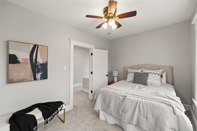 1702 Logan Avenue, Des Moines, IA 50316
