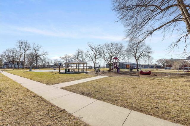1702 Logan Avenue, Des Moines, IA 50316