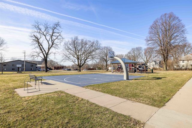 1702 Logan Avenue, Des Moines, IA 50316