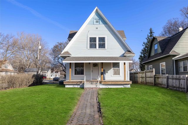 1702 Logan Avenue, Des Moines, IA 50316