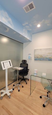 2465 N Halsted Street, Chicago, IL 60614