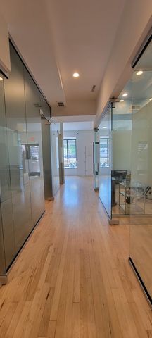 2465 N Halsted Street, Chicago, IL 60614