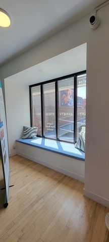 2465 N Halsted Street, Chicago, IL 60614